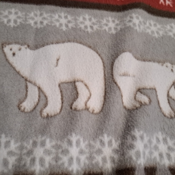 Fleece Blanket/Throw In A Winter Pattern Size 48"×60" - Picture 3 of 6